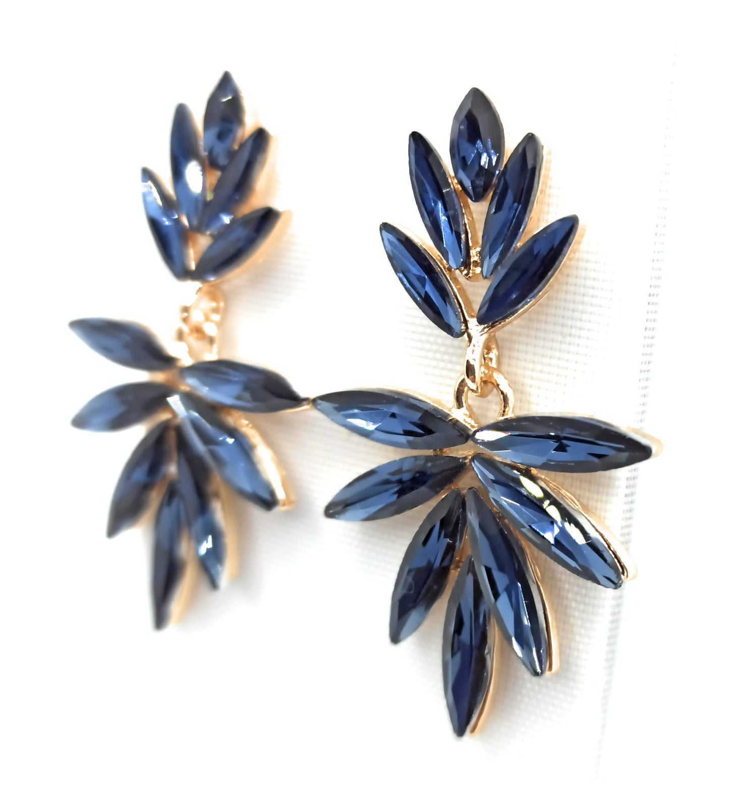 Pendientes Largos de Cristales · Azul Marino, Oro