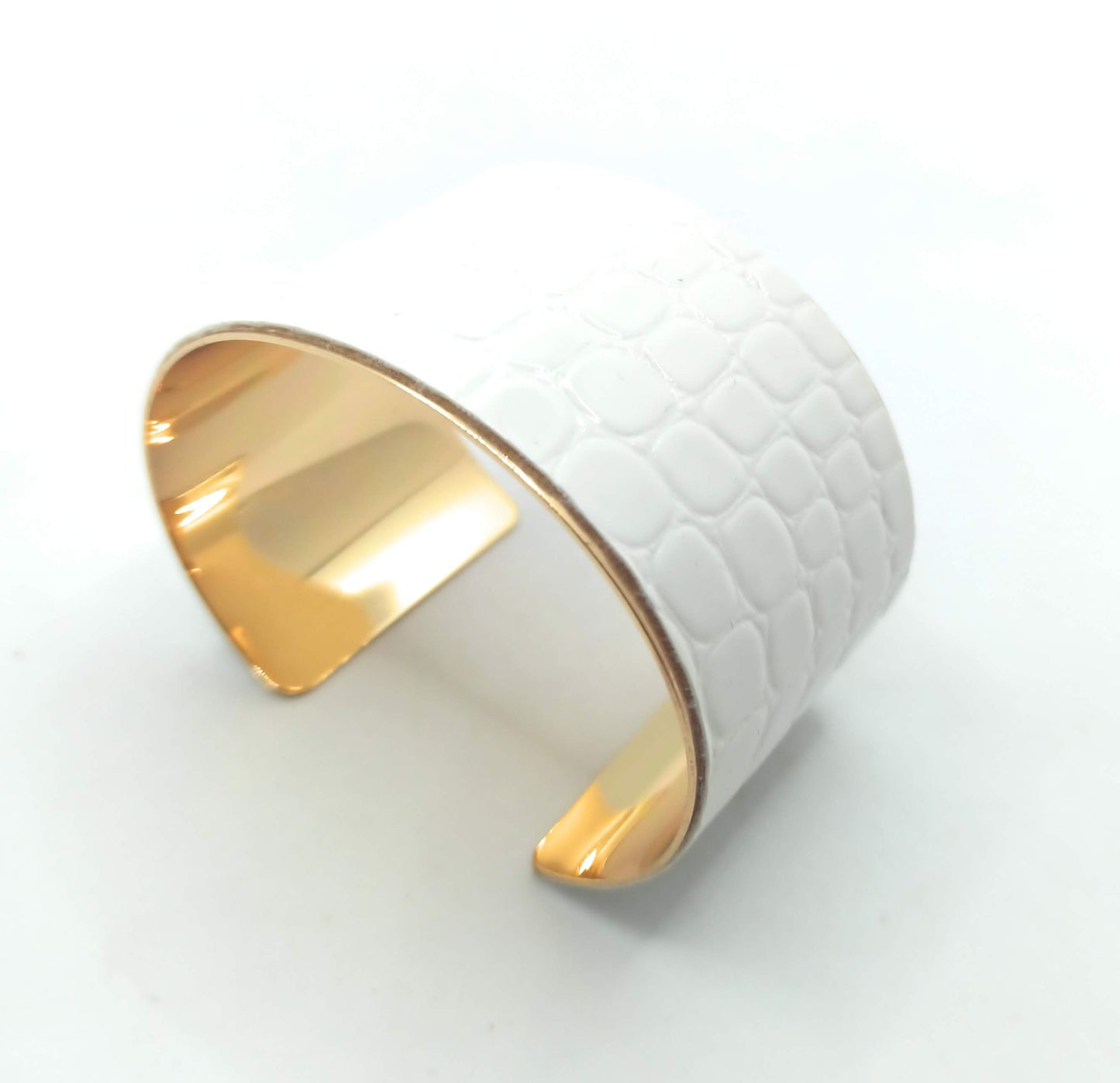 Brazalete Imitación Piel · Blanco Oro