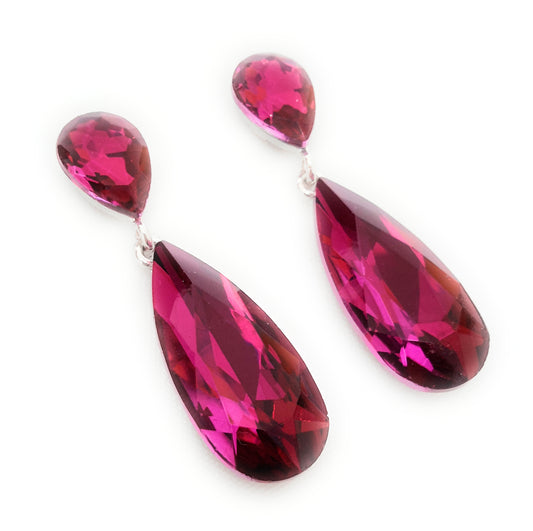 Pendientes Largos de Fiesta con Cristales Facetados – Elegancia y Brillo · Fucsia