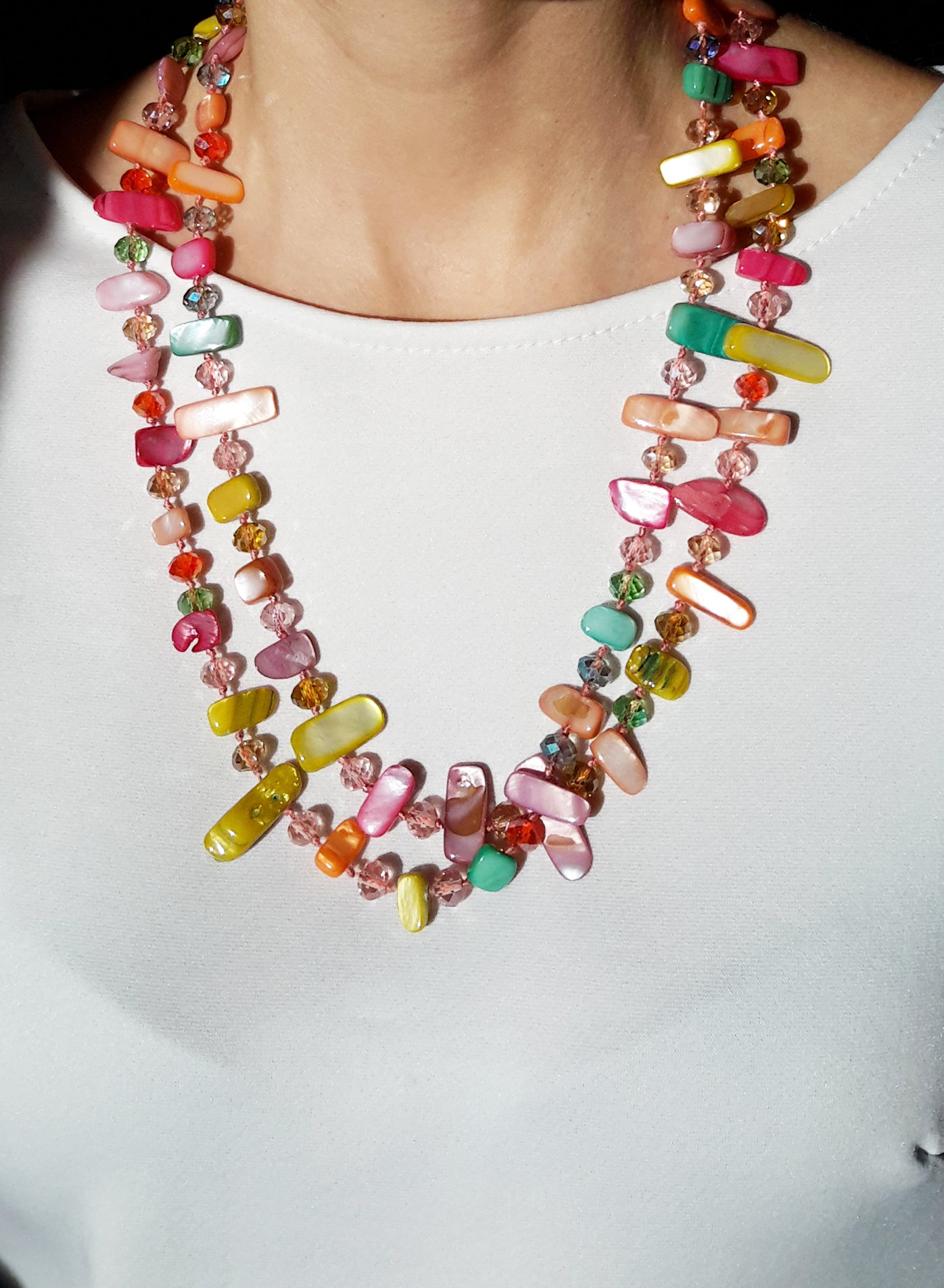 Collar Largo de Nácar · Colorido
