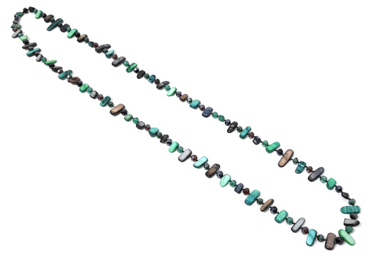 Collar Largo de Nácar · Selva