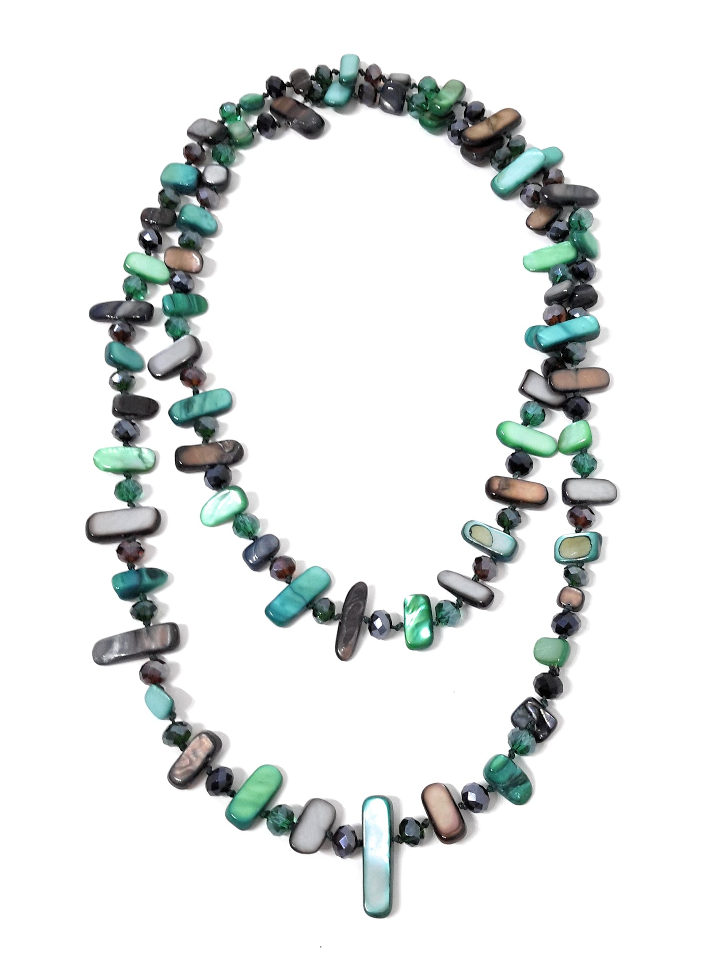 Collar Largo de Nácar · Selva