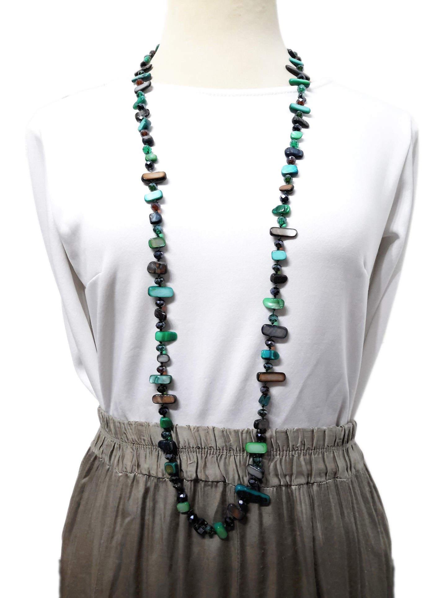 Collar Largo de Nácar · Selva