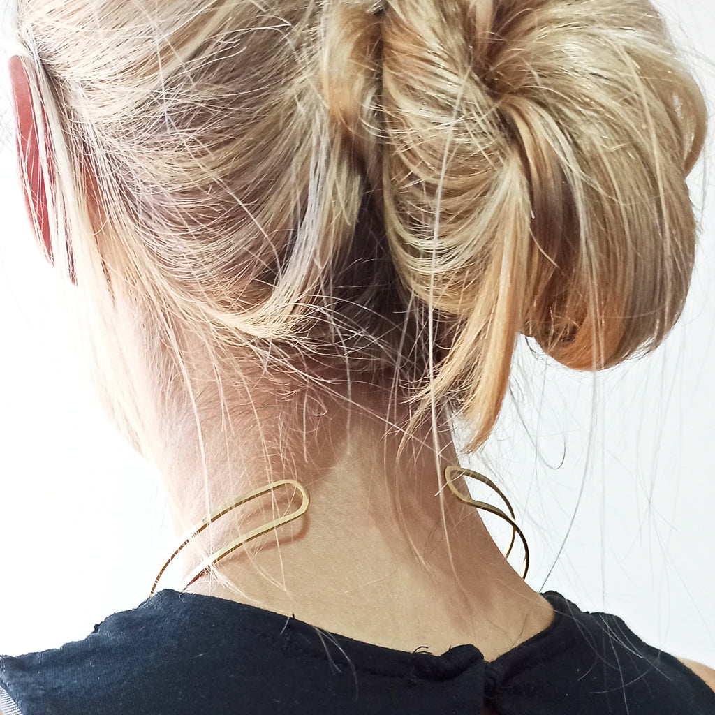 Choker Dorado · 2 Aros Oro Pluma Dorada