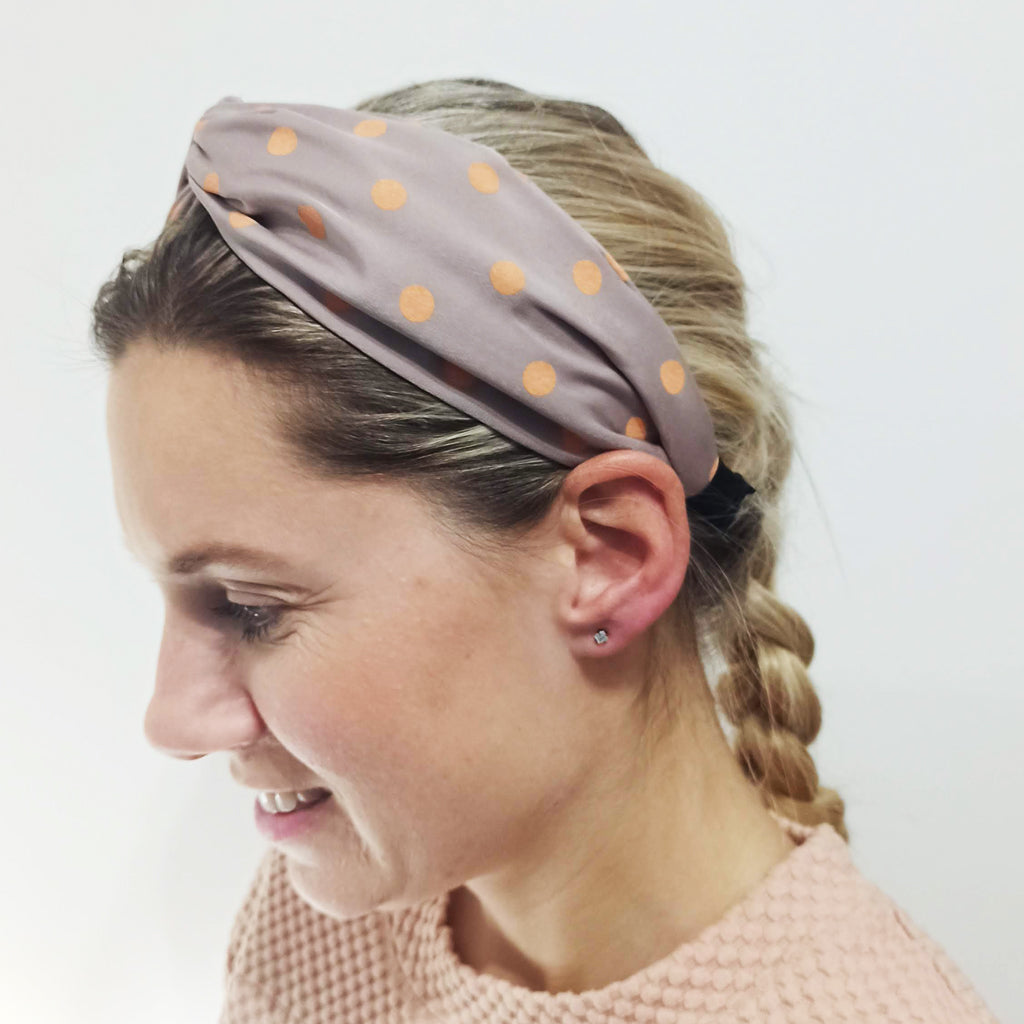 Diadema Nudo Cruzado Cinta de Pelo · Topo Lunares Salmón