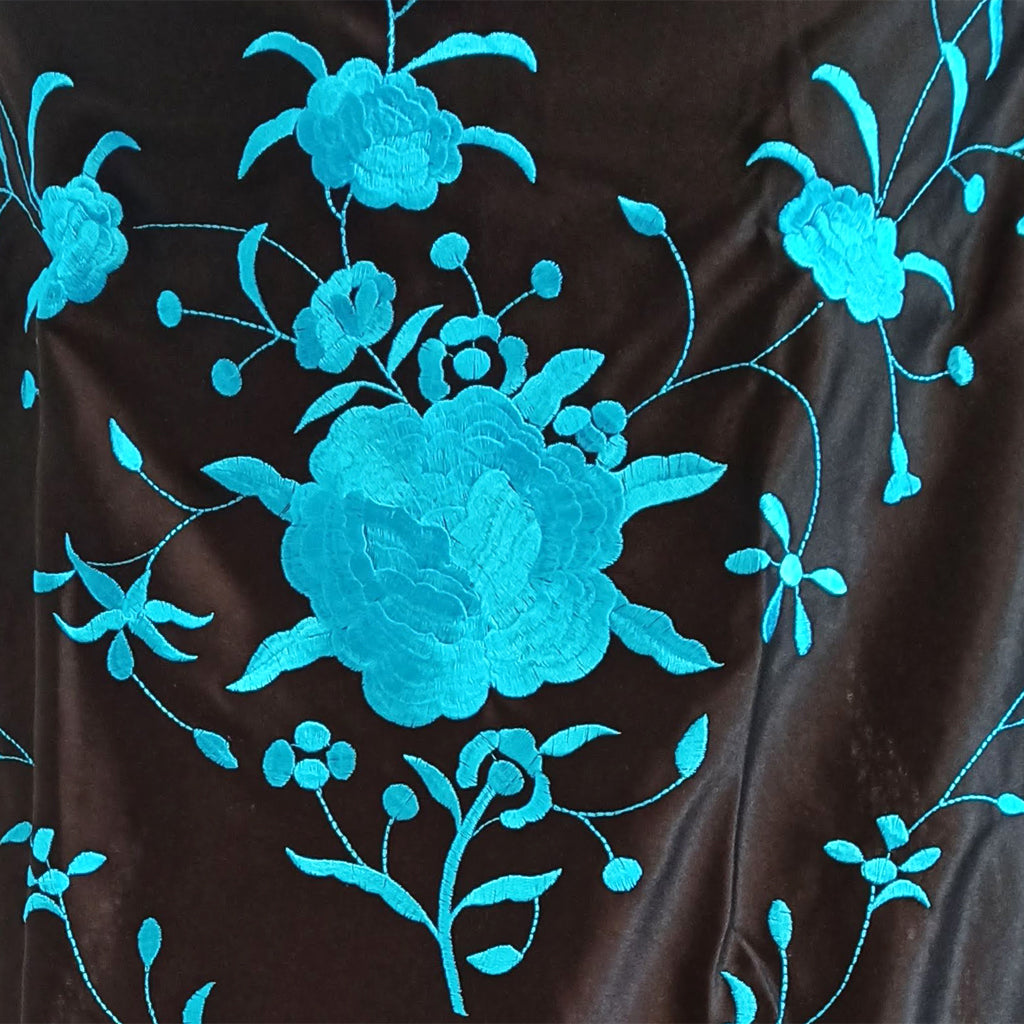 Mantón Flamenco Grande Bordado · Negro Celeste (160 x 85cm)
