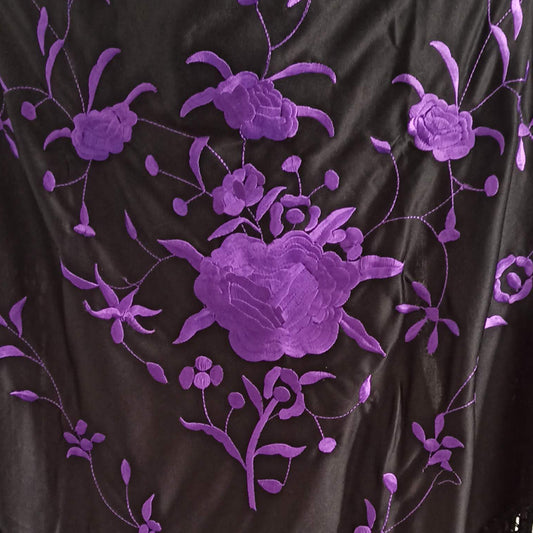 Großer bestickter Flamenco-Schal · Schwarz und Lila (160 x 85 cm)