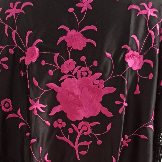 Großer bestickter Flamenco-Schal · Schwarz-Fuchsia (160 x 85 cm)
