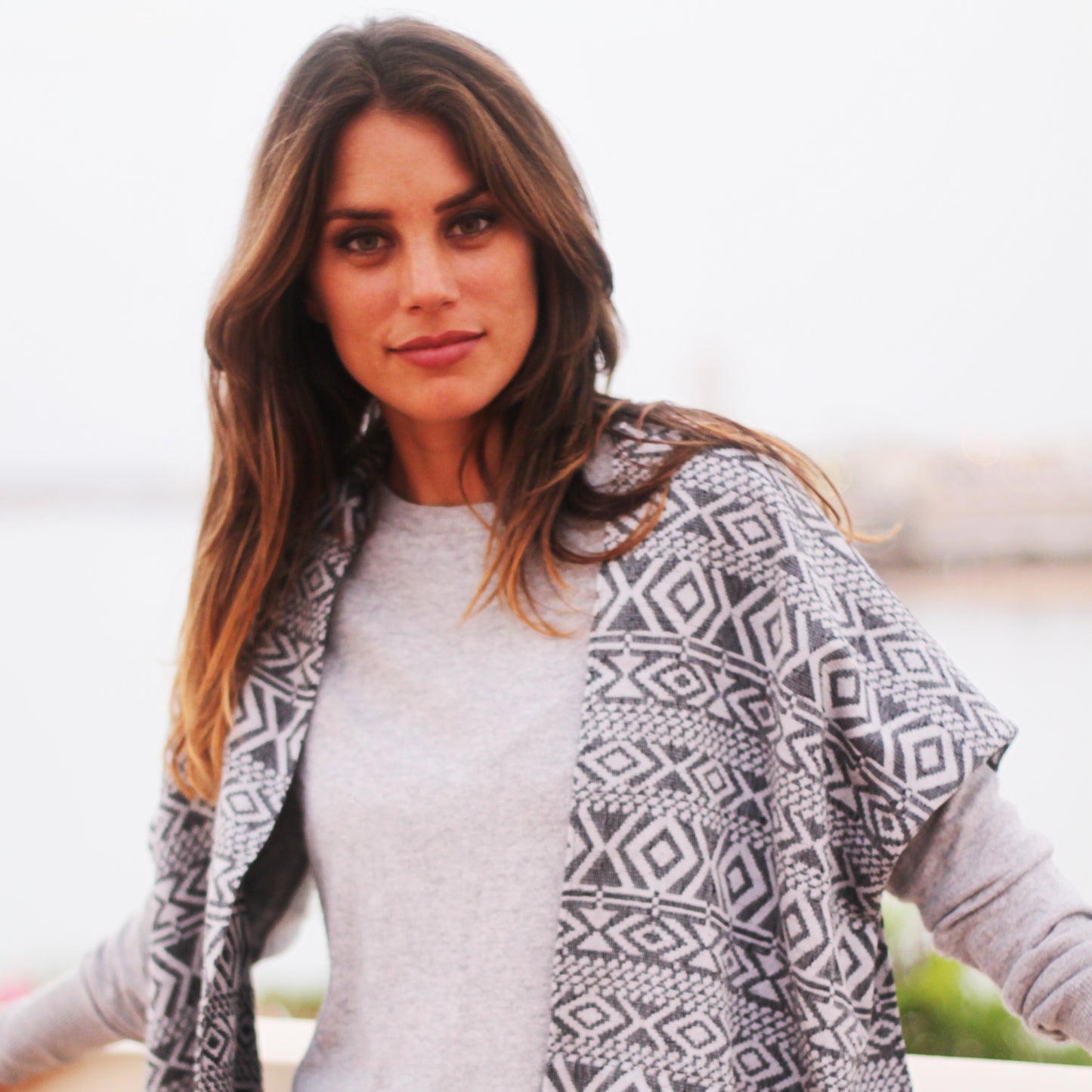 Bufanda Grande Rectangular · IKAT Blanco Negro (última unidad!)