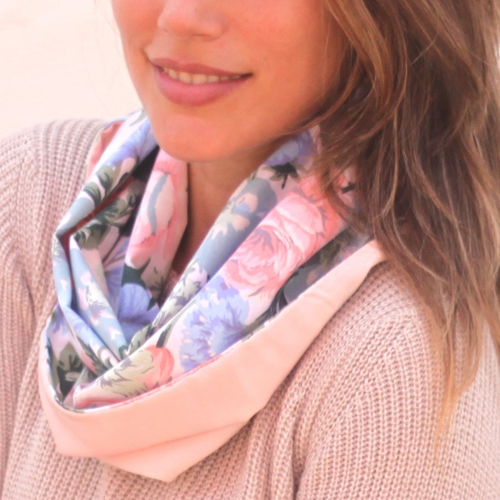 Fular Circular Reversible · Flores Denim / Rosa Claro