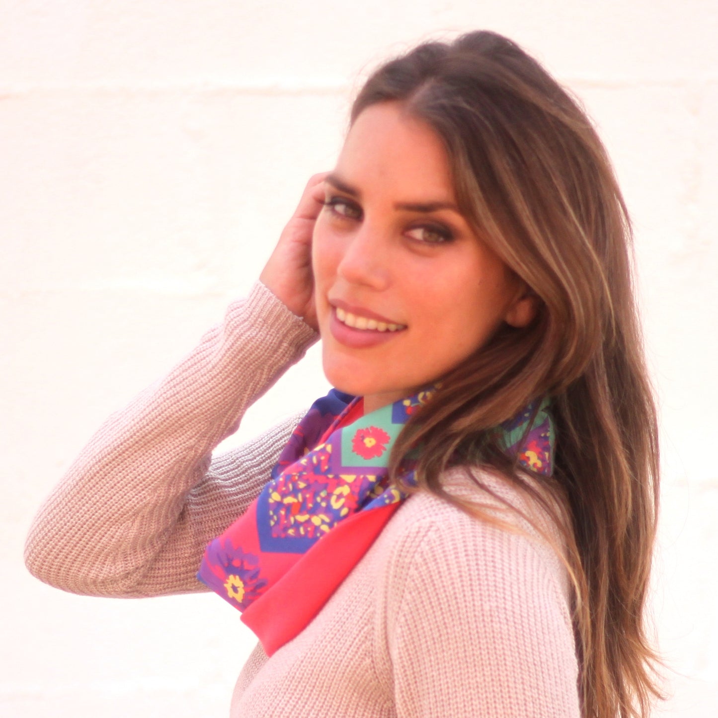 Fular Circular Reversible · Flores Alegres / Fucsia
