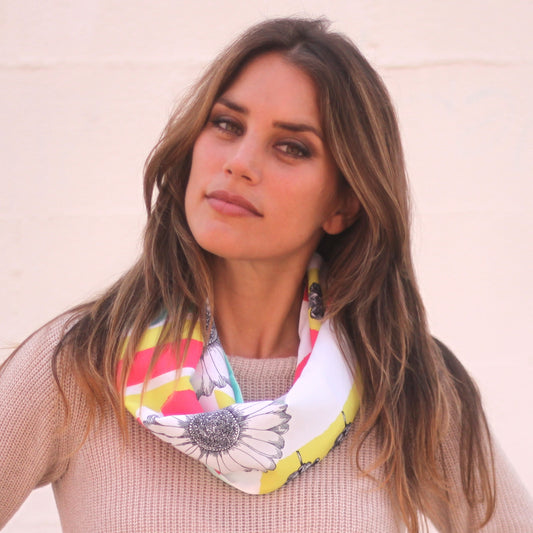 Fular Circular · Flores Multicolor Blanco Negro