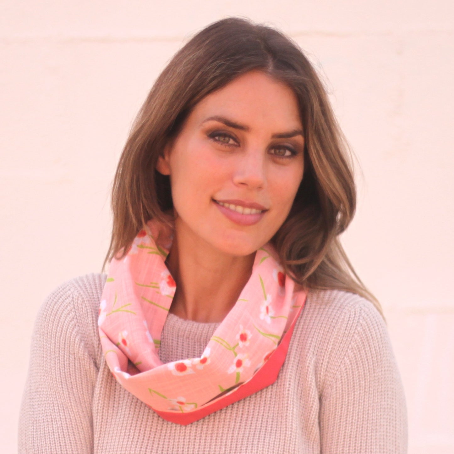 Fular Circular Reversible · Margaritas / Coral