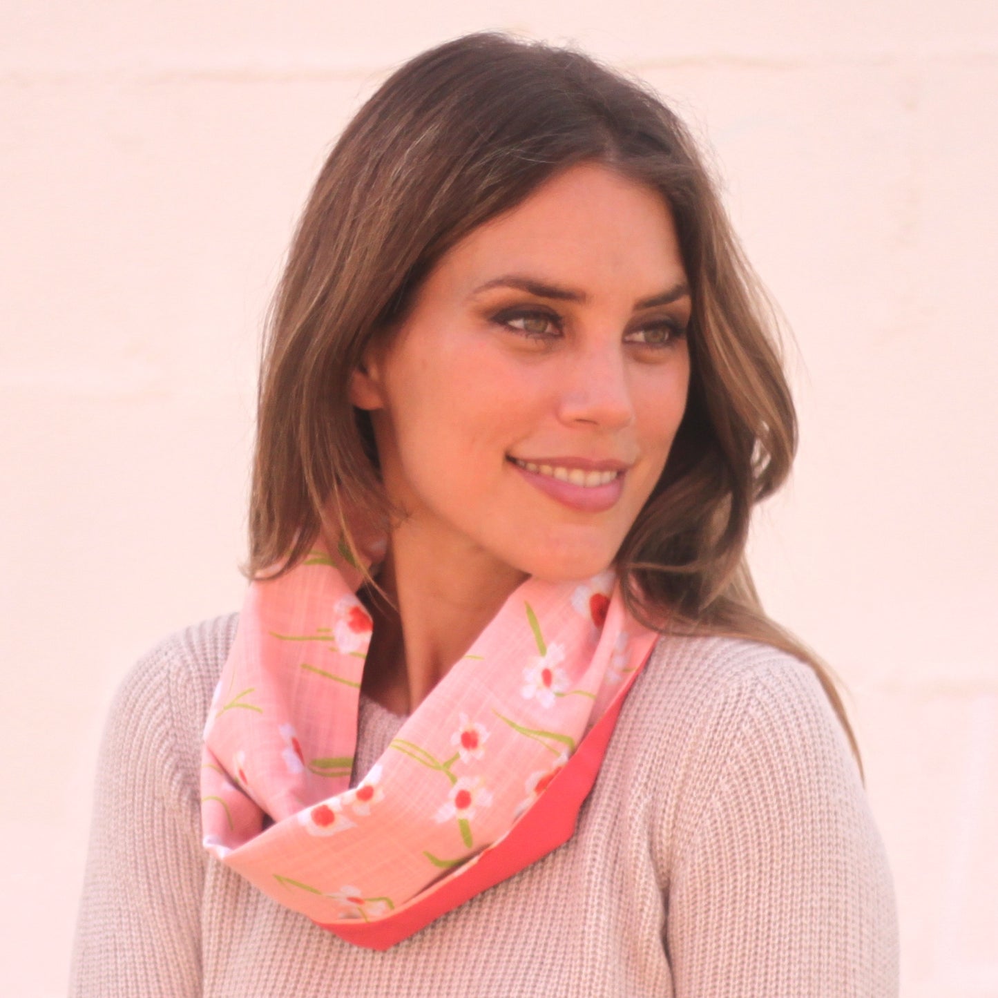 Fular Circular Reversible · Margaritas / Coral