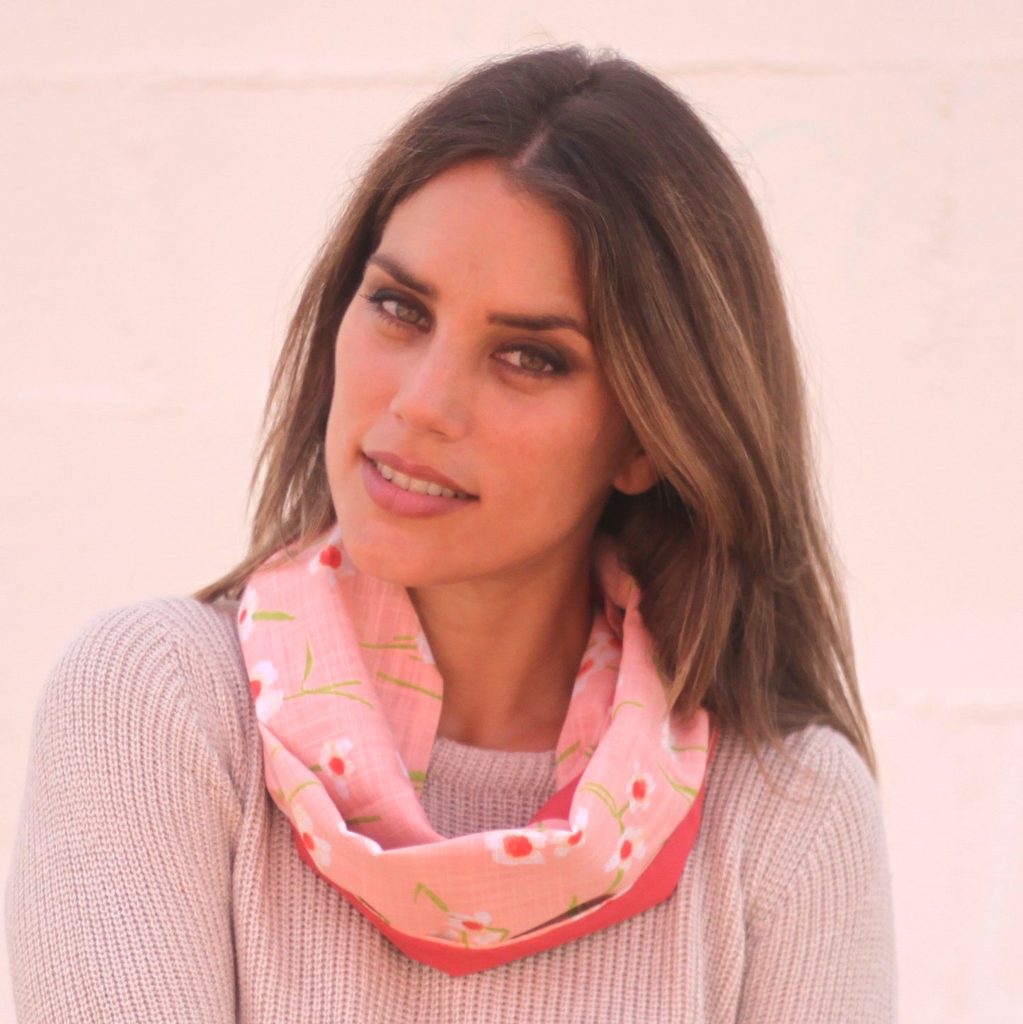 Fular Circular Reversible · Margaritas / Coral