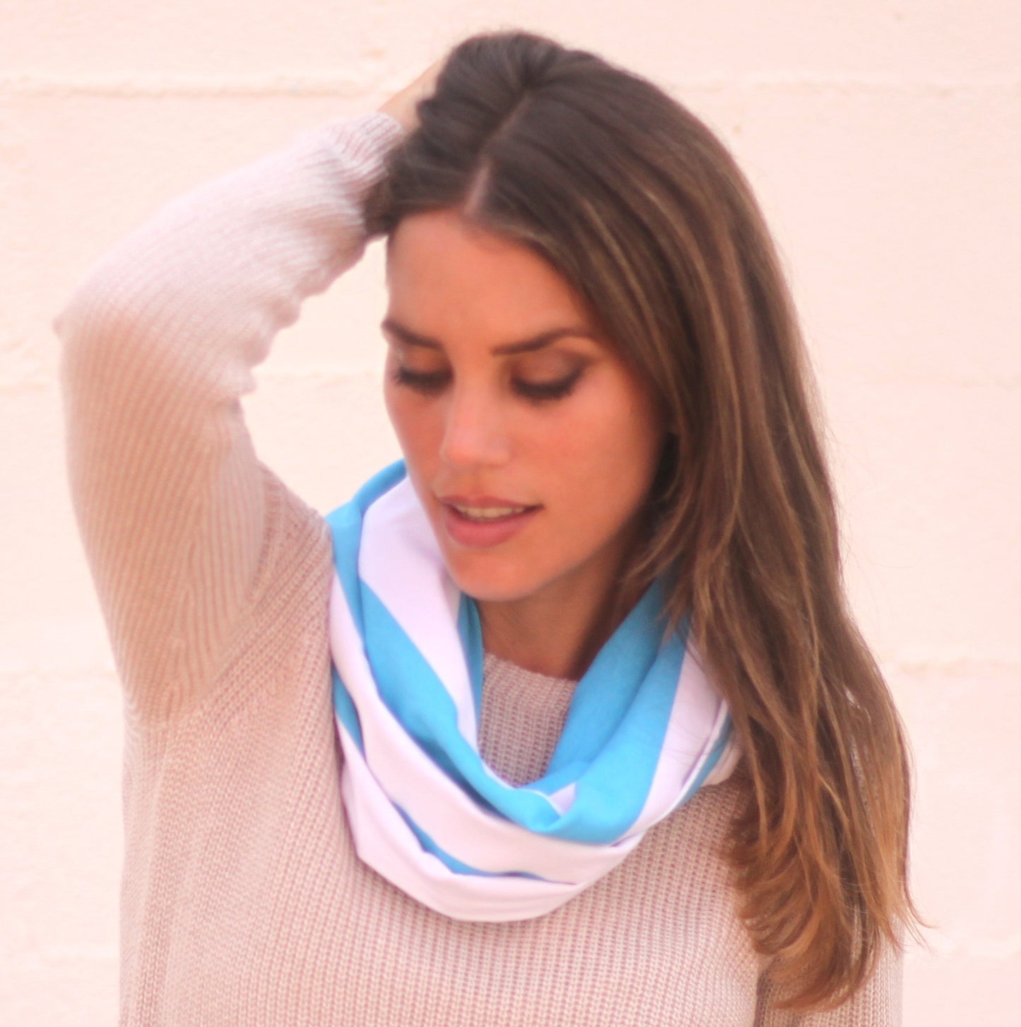 Fular Circular Reversible · Rayas Blanco Celeste