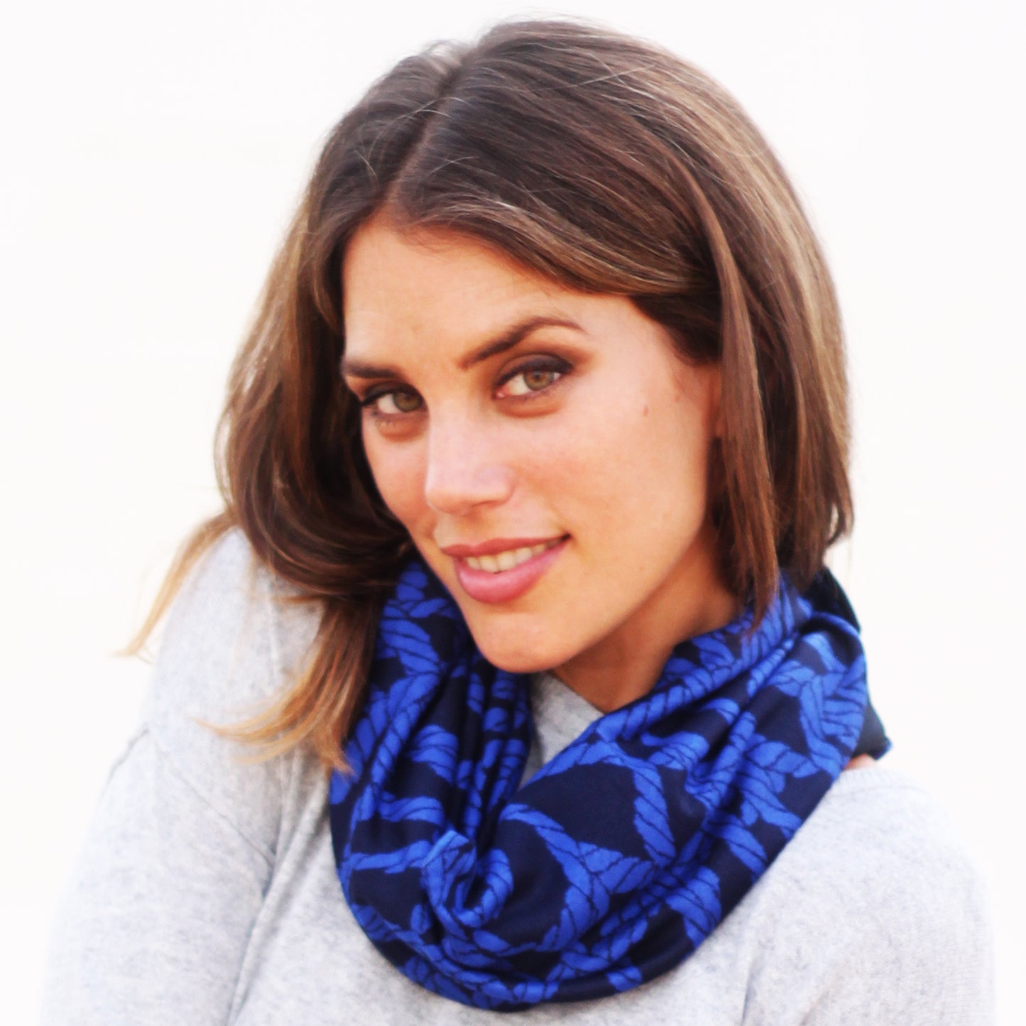 Bufanda Infinita Mujer Estampado Náutico Reversible – Suavidad y Estilo para el Invierno