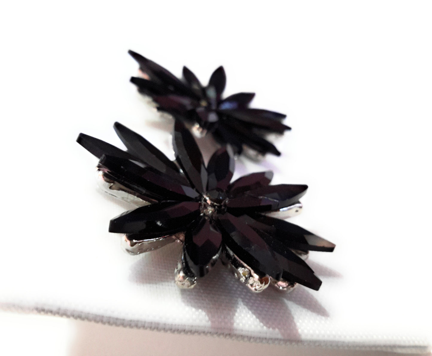 Pendientes Cristales Margarita · Negro, Plata