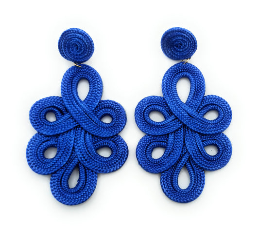 Pendientes largos y ligeros de flamenca · Azul