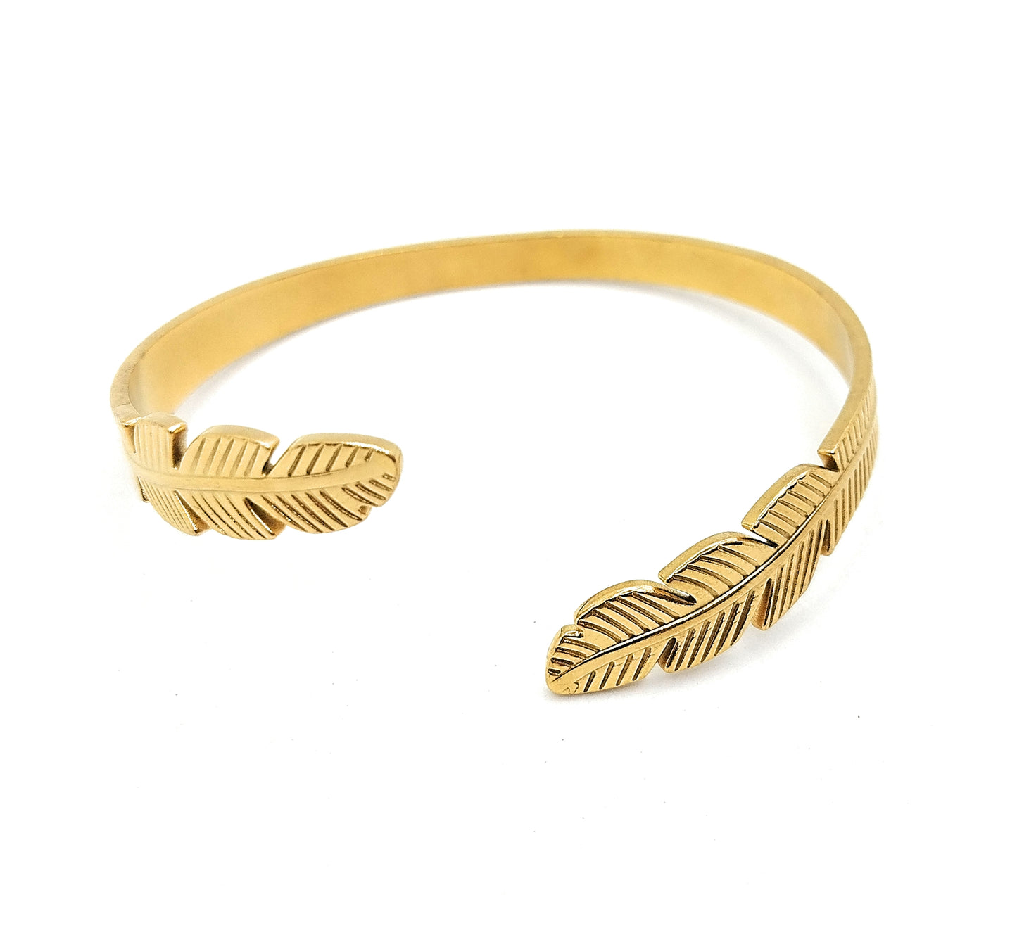 Brazalete Diseño Pluma · Oro Brillo Sútil