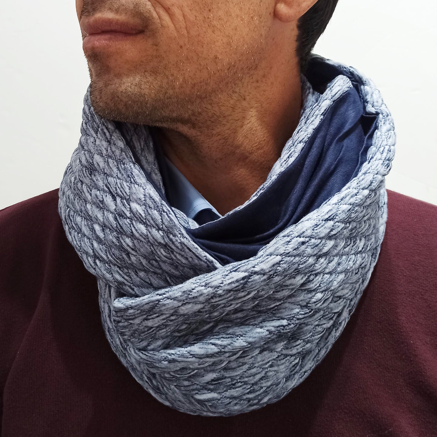 Bufanda Infinita de Hombre · Punto Rombos, Revés Azul