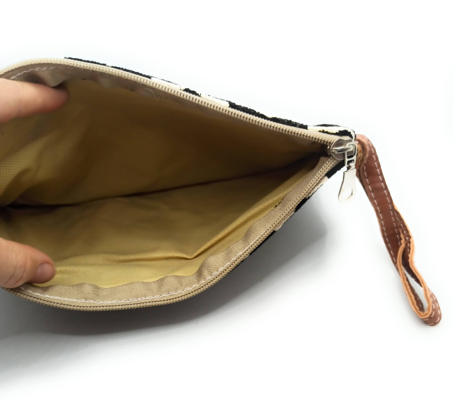 Cartera de Mano Neceser Estampado Andaluz – Colorido y Alegre · Negro