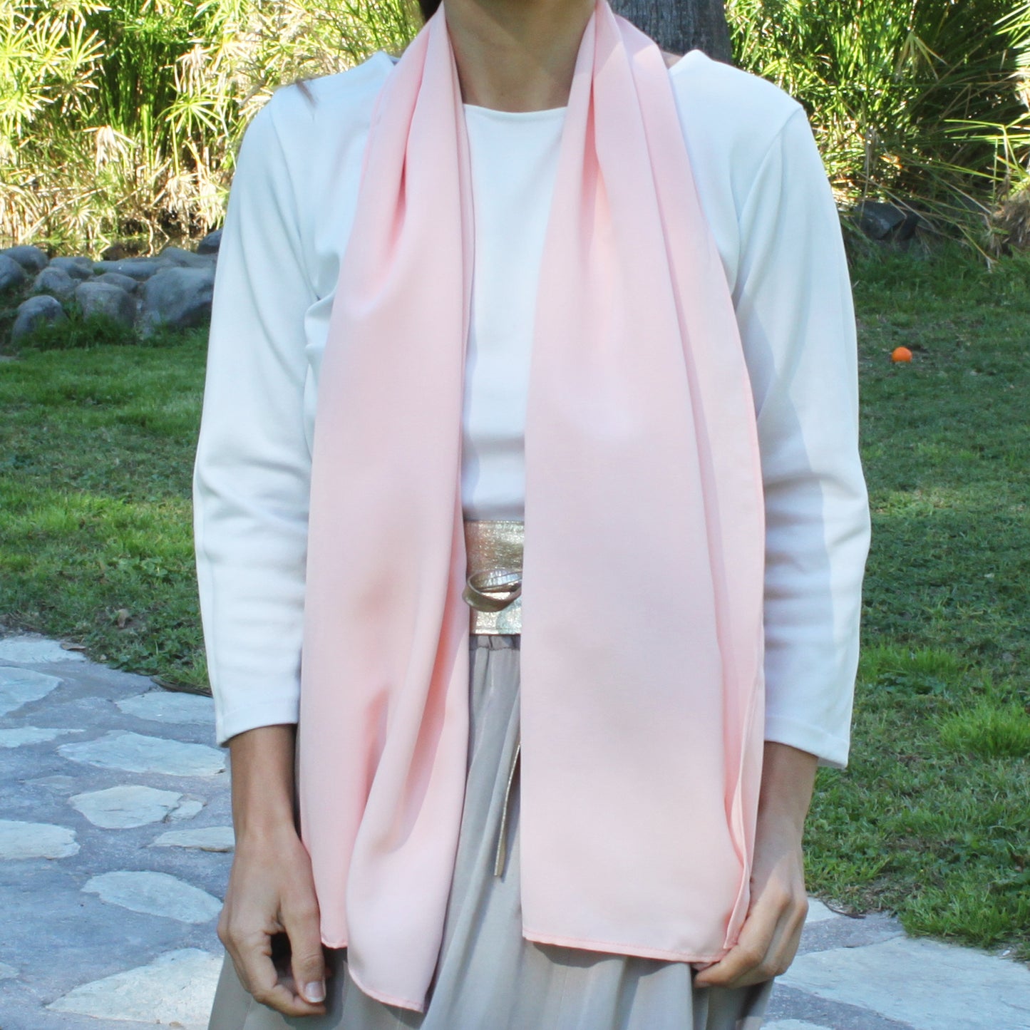 Chal de Fiesta Crepe de Seda – Elegancia Artesanal Hecha en Sevilla · Rosado Salmón (50x150cm)