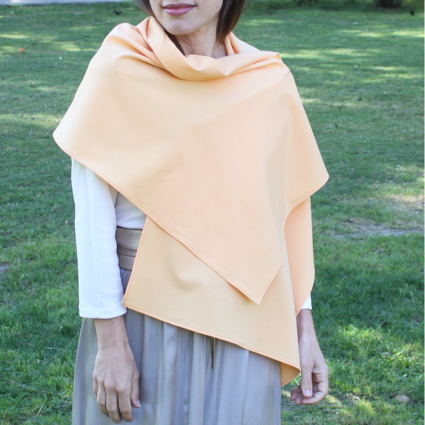 Chal de Fiesta Crepe de Seda – Elegancia Artesanal Hecha en Sevilla · Naranja (50x150cm)