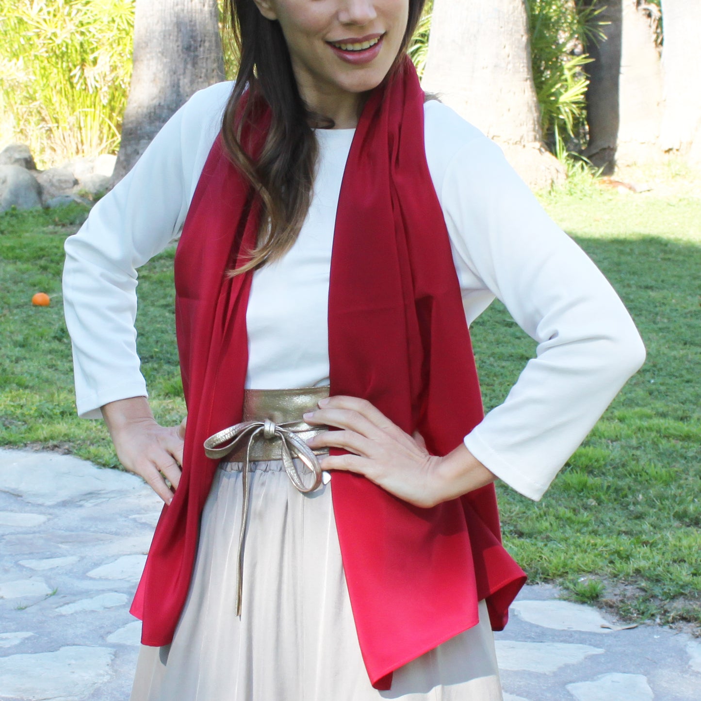 Chal de Fiesta Crepe de Seda – Elegancia Artesanal Hecha en Sevilla · Rojo Rubí (50x150cm) última unidad!