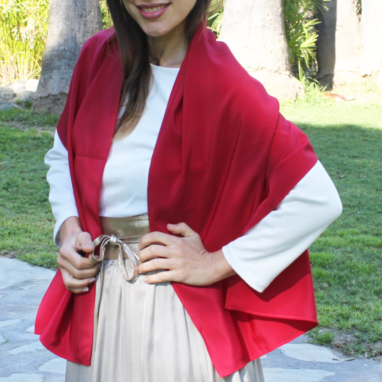 Chal de Fiesta Crepe de Seda – Elegancia Artesanal Hecha en Sevilla · Rojo Rubí (50x150cm) última unidad!