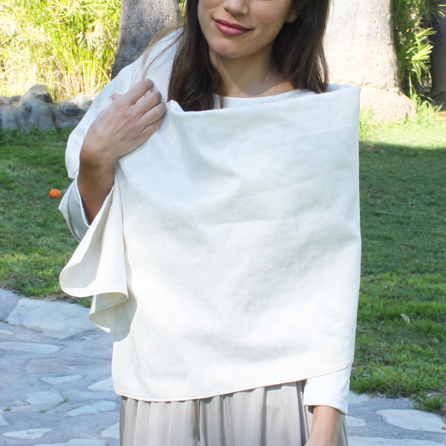 Chal Estola Jacquard Blanco Roto Reversible – Exclusividad y Elegancia (50x150cm) · Blanco Roto