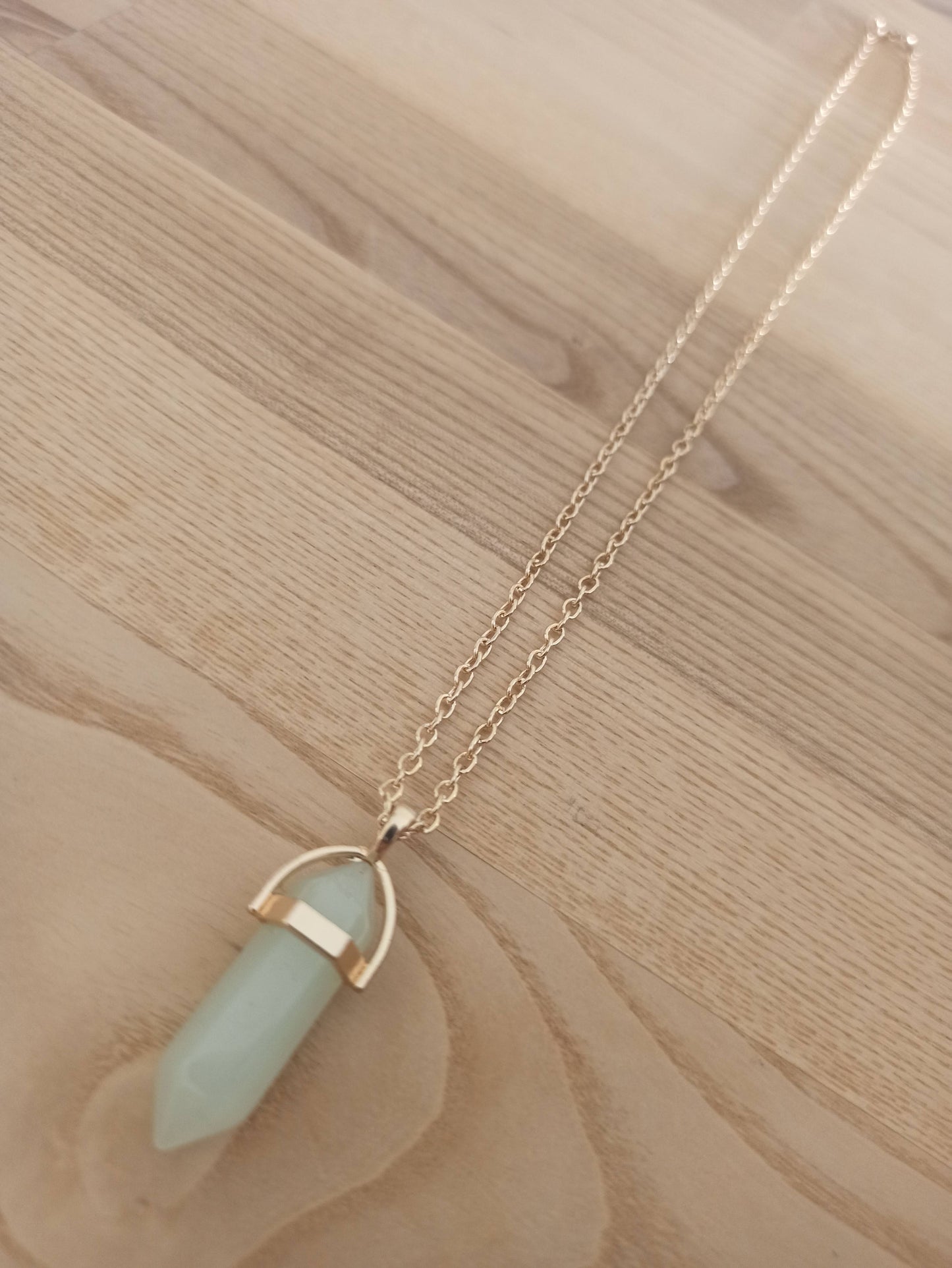 Péndulo Hexagonal de Piedra Semipreciosa Natural con Collar Corto Dorado · Aventurine Verde Agua (últimas unidades!)