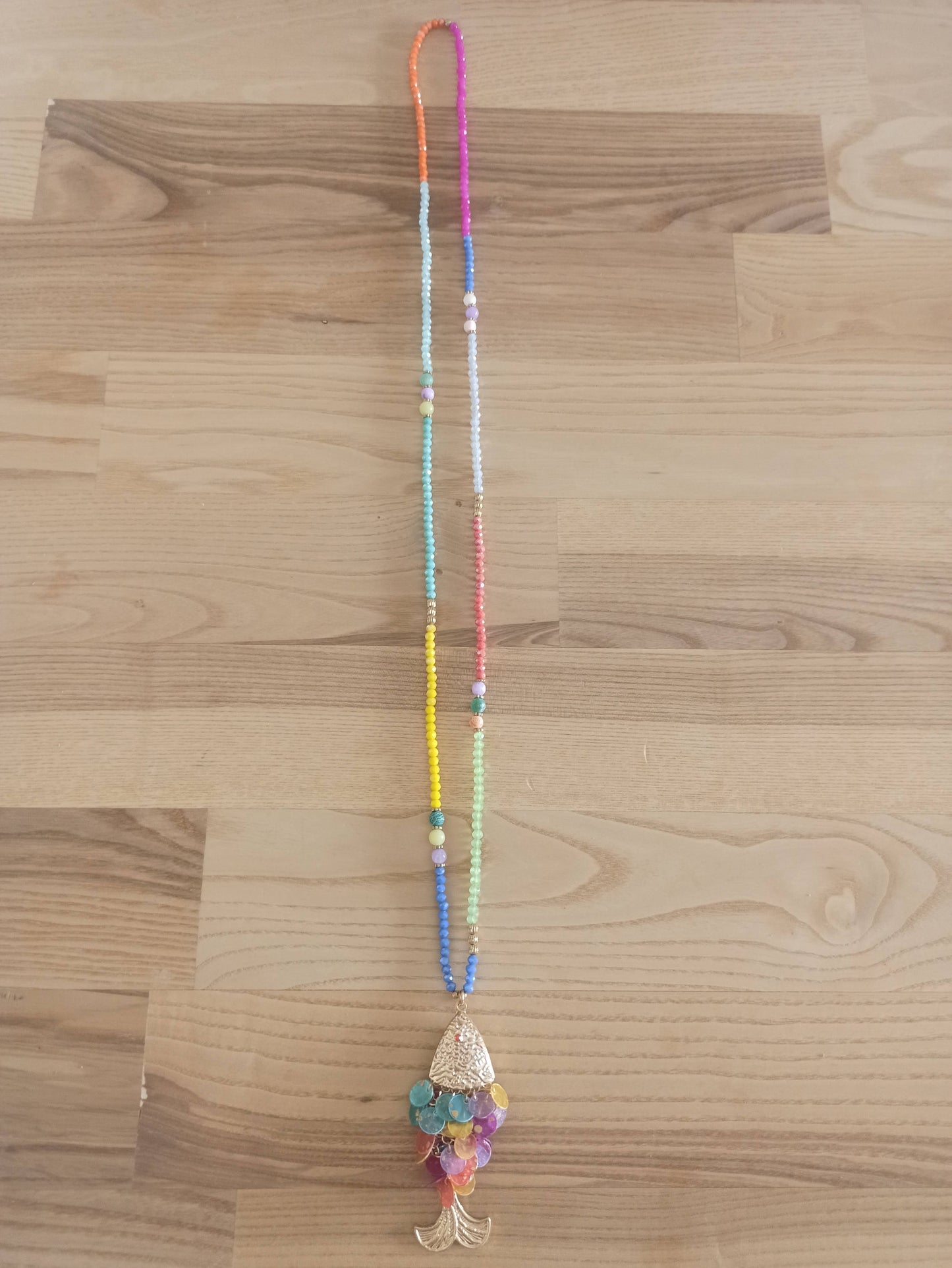 Collar largo de Cristal con Colgante de Pez dorado – Edición exclusiva Multicolor