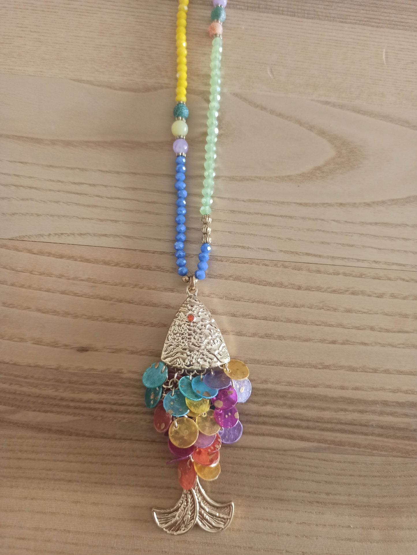 Collar largo de Cristal con Colgante de Pez dorado – Edición exclusiva Multicolor