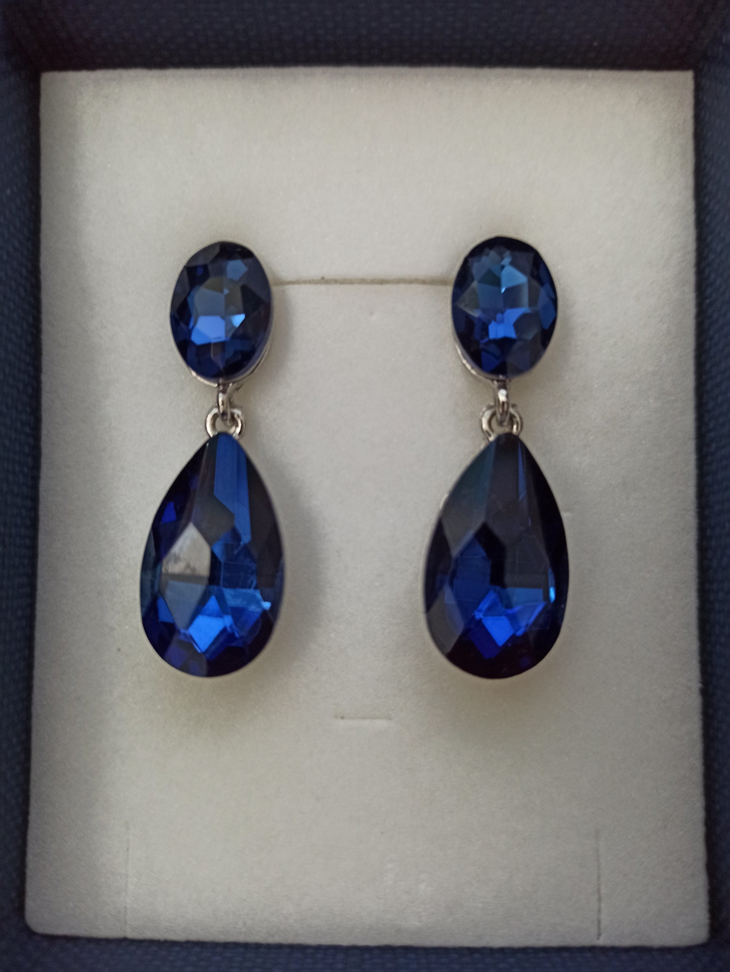 Pendientes Cristales Brillantes Lágrima · Azul Marino, Plata (última unidad!)