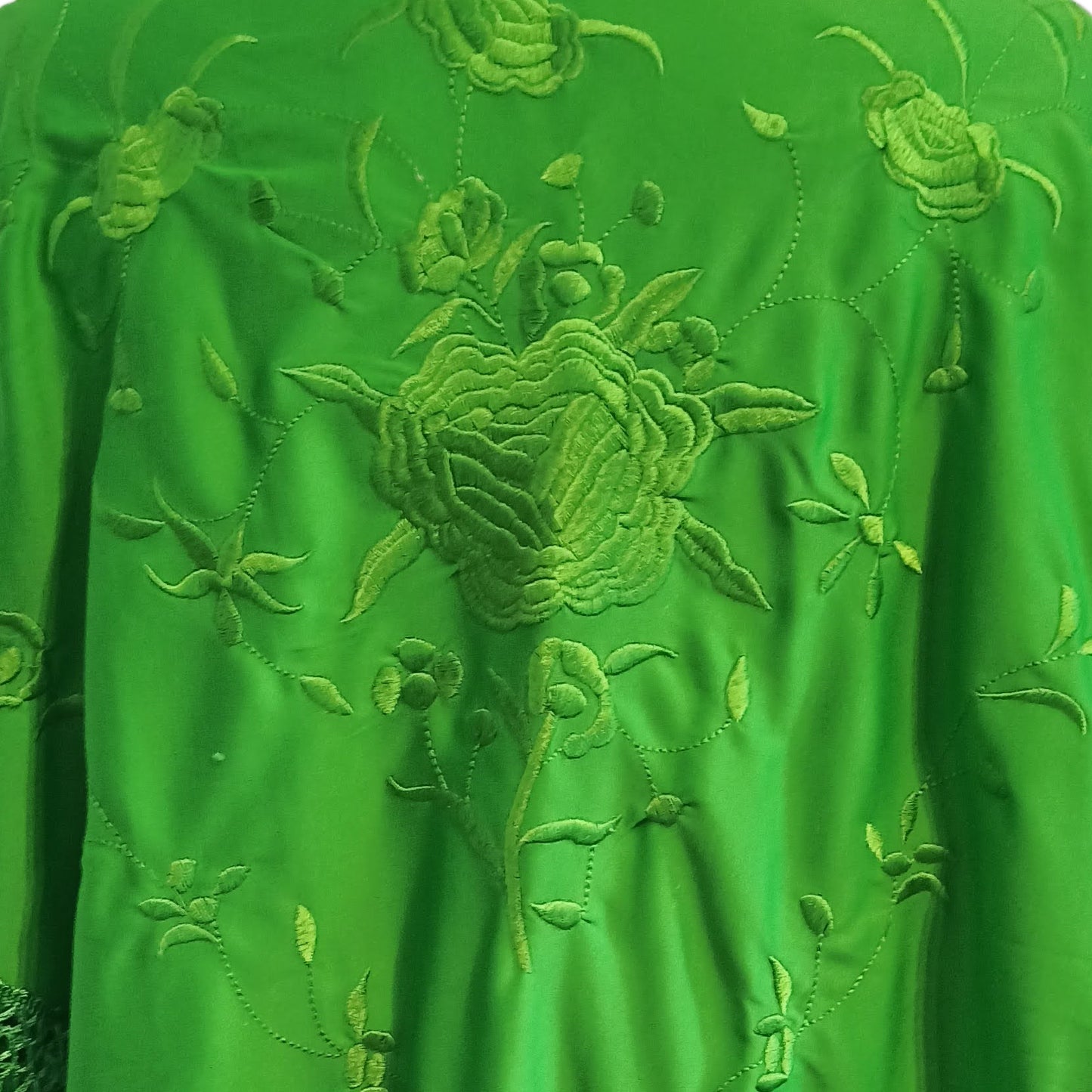 Mantón Flamenco Grande Bordado · Verde Pistacho (160 x 85cm) última unidad!