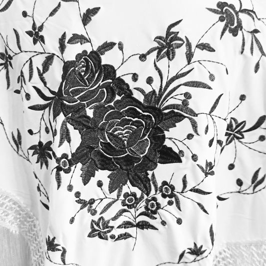 Mantón Flamenco Grande Bordado · Blanco Negro Floral (175 x 85cm) últimas unidades!