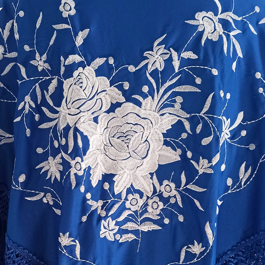 Mantón Flamenco Grande Bordado · Azul Blanco (160 x 85cm)