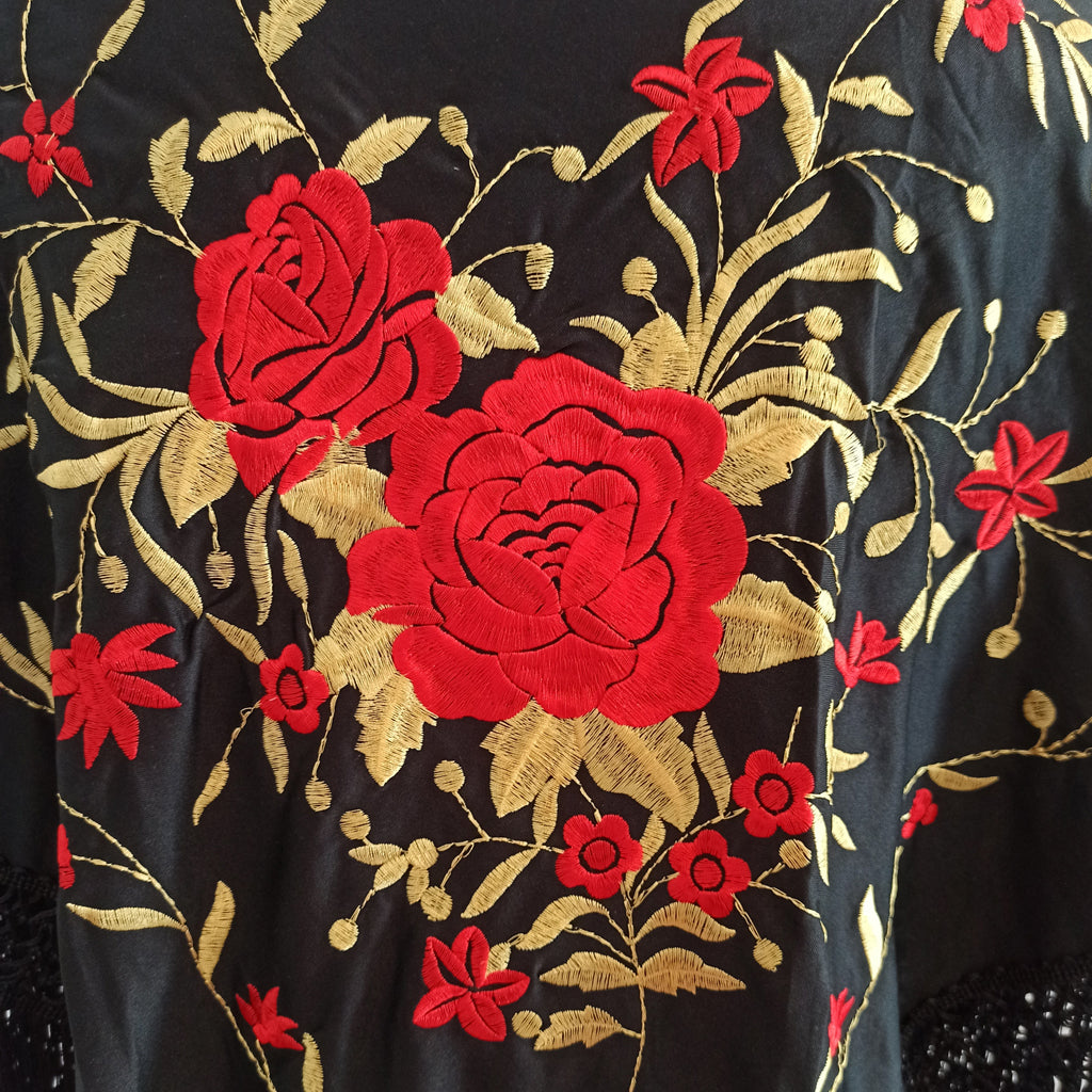 Mantón Flamenco Grande Bordado · Negro Rojo Oro Floral (160 x 85cm)