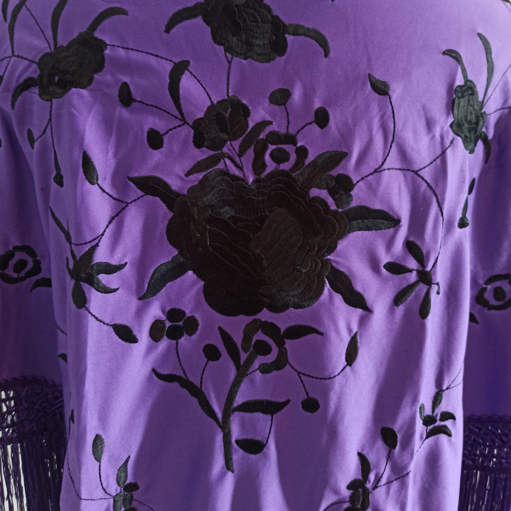 Mantón Flamenco Grande Bordado · Morado Negro (160 x 85cm)