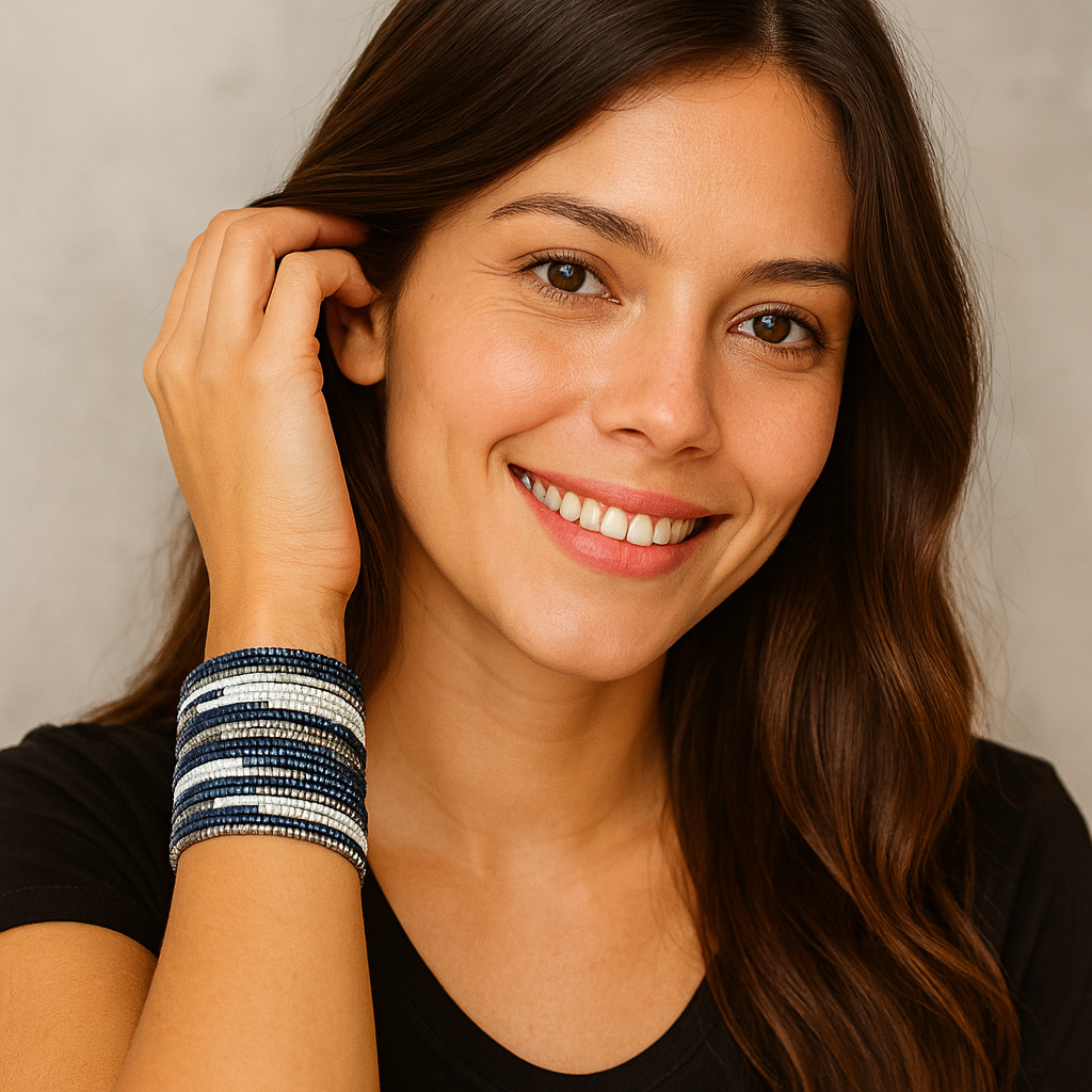 Brazalete Artesanal de Cuentas en Espiral · Diseño hecho a mano con encanto único