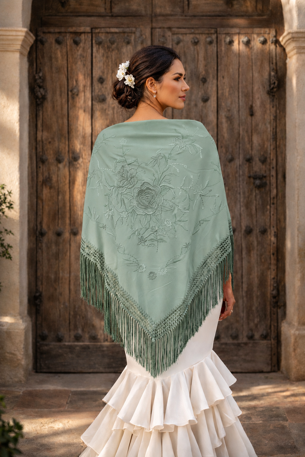 Mantón Flamenco Grande Bordado · Verde Jabonoso Monocolor Floral (160 x 85 cm)