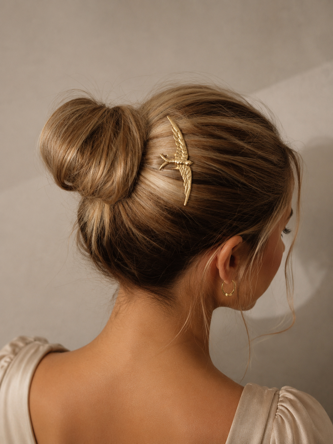 Peigne à cheveux doré moyen · Hirondelle à paillettes dorées, taille M