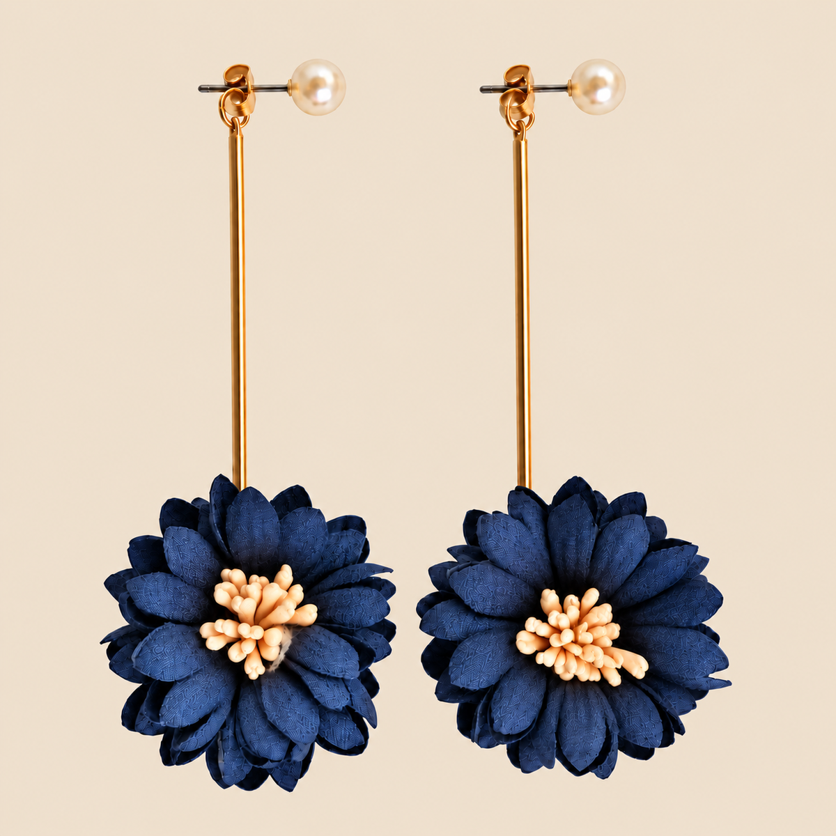 Pendientes largos de flor azul marino con detalle de perla