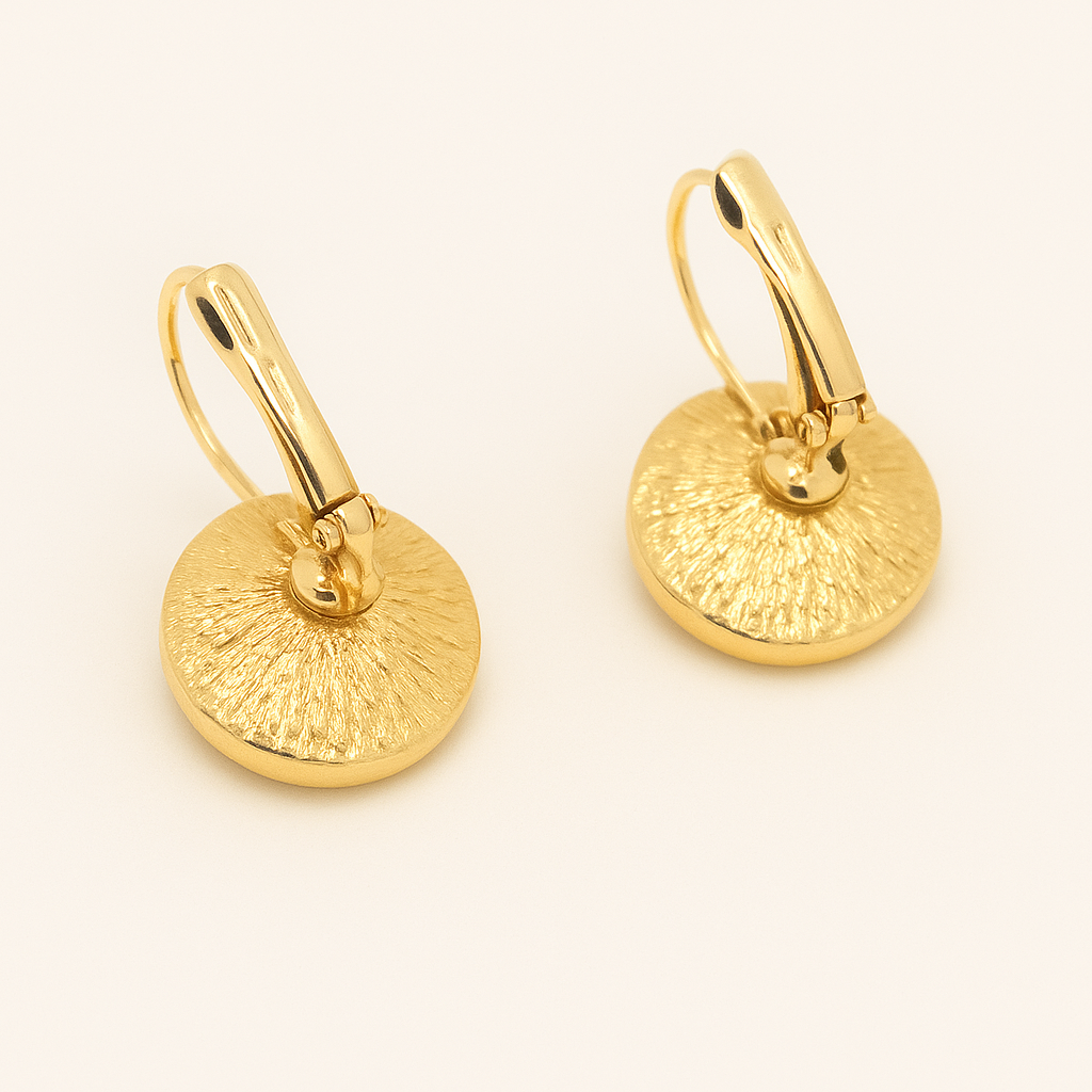 Pendientes Dorados Colgantes Cristal Brillante · Cristal Facetado Blanco Brillo