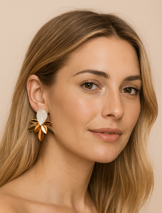 Pendientes Dorados con Cristal · Oro Hojas Laureles Blanco (última unidad!)