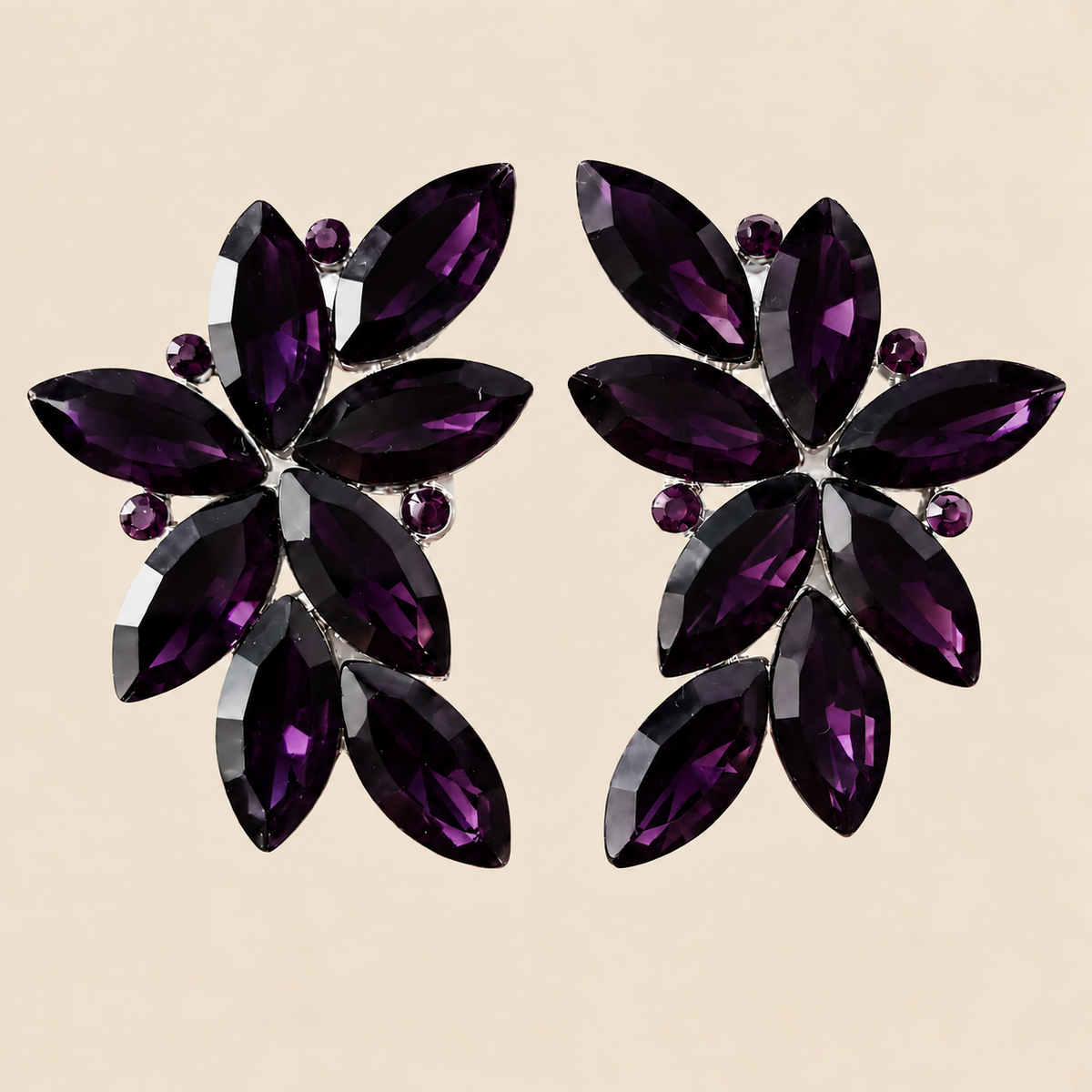 Spektakuläre florale Ohrringe · Lila Kristalle, Silber (letztes Paar!)