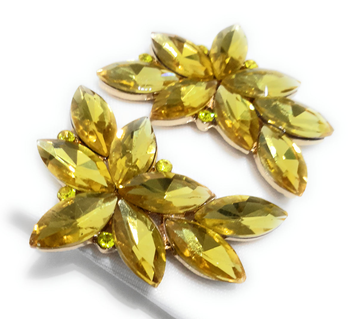 Spektakuläre florale Ohrringe · Orangefarbene Kristalle, Gold