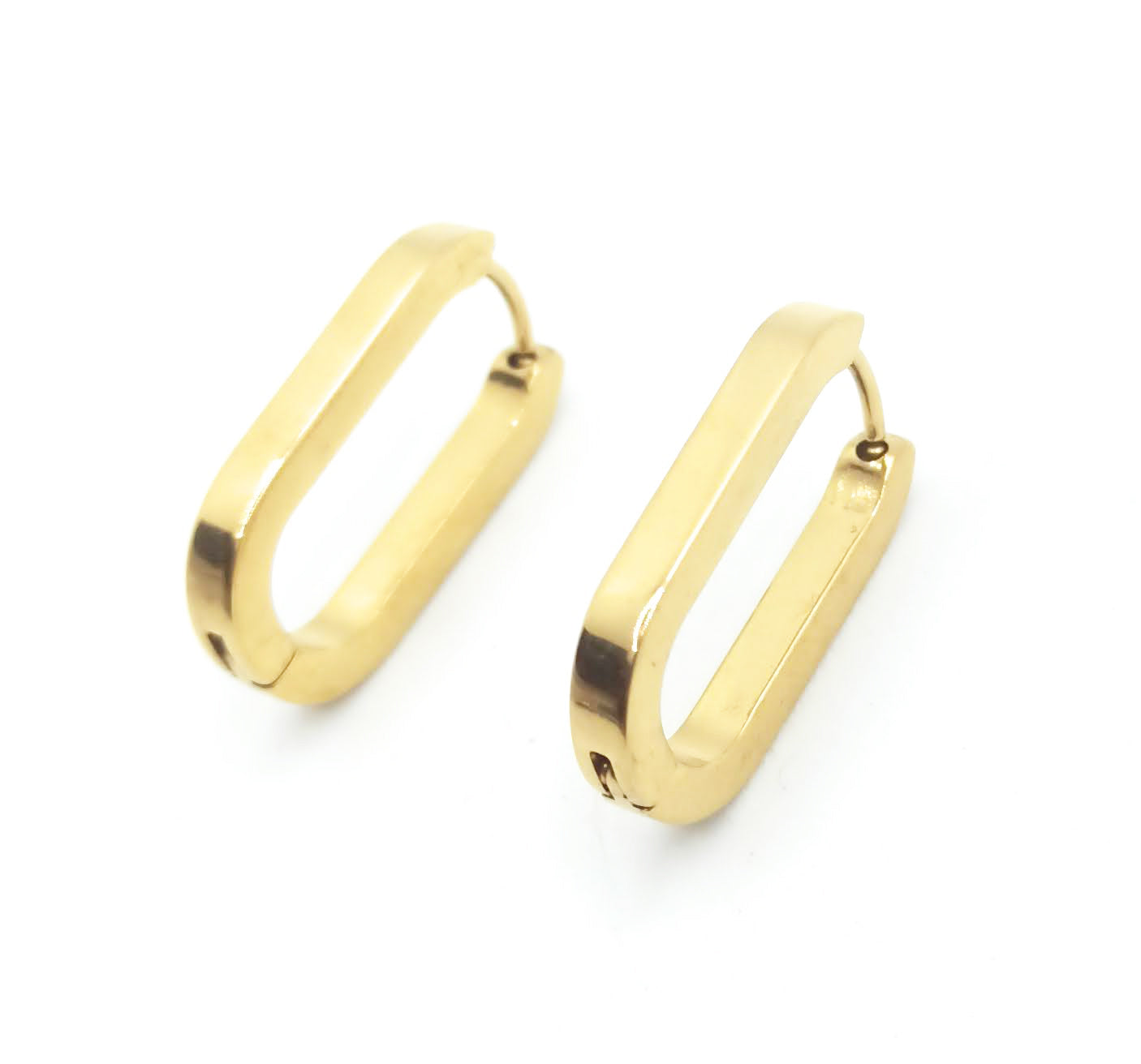 Pendientes aros cortos rectangulares dorados, diseño ovalado con cantos, modernos, ligeros y de tendencia.