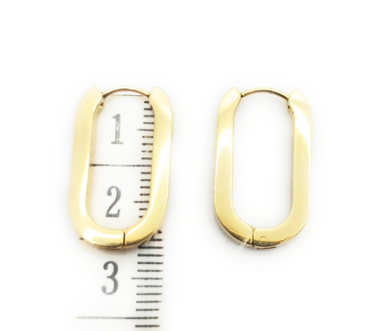 Pendientes aros cortos rectangulares dorados, diseño ovalado con cantos, modernos, ligeros y de tendencia.